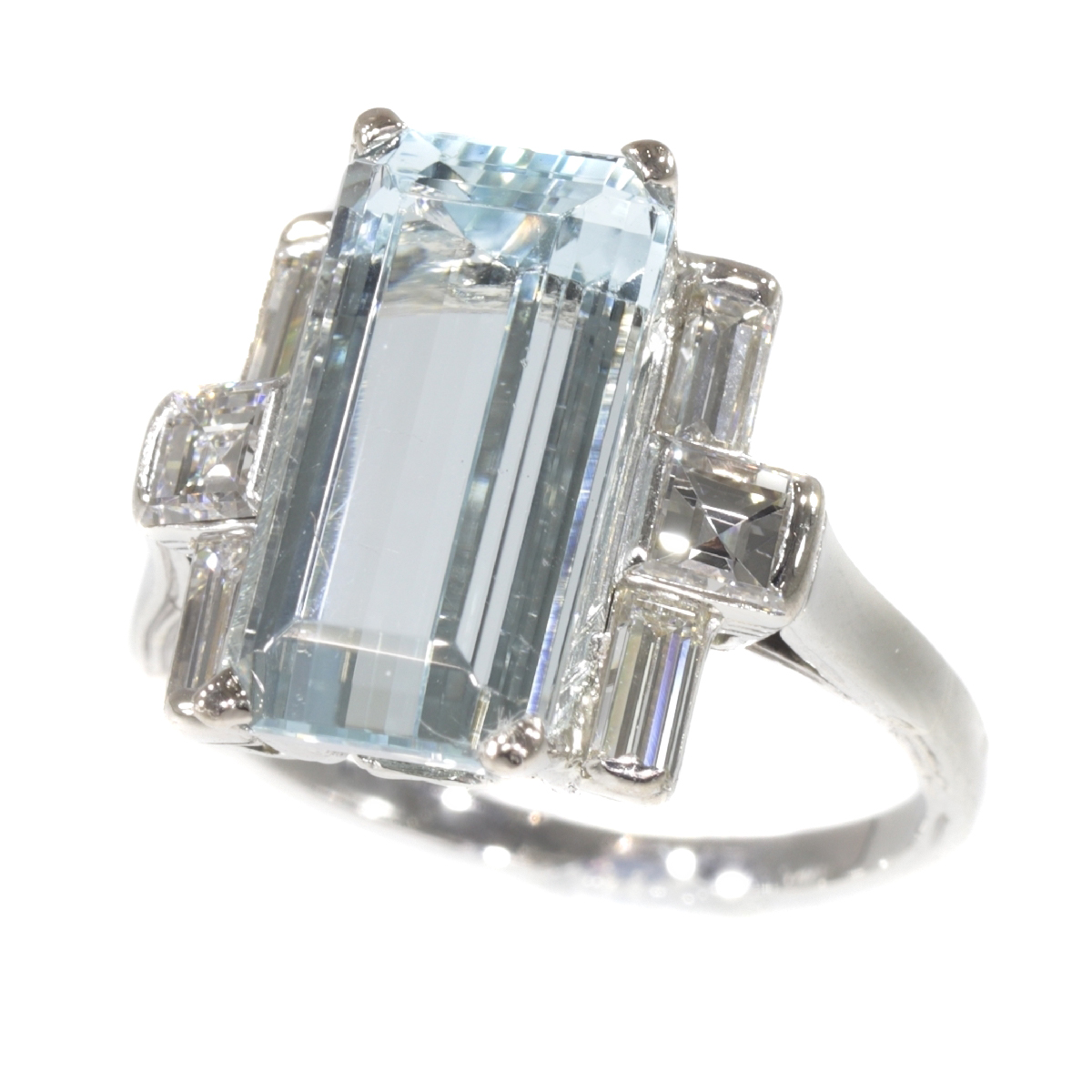 Vintage Fifties design white gold ring with aquamarine and diamonds